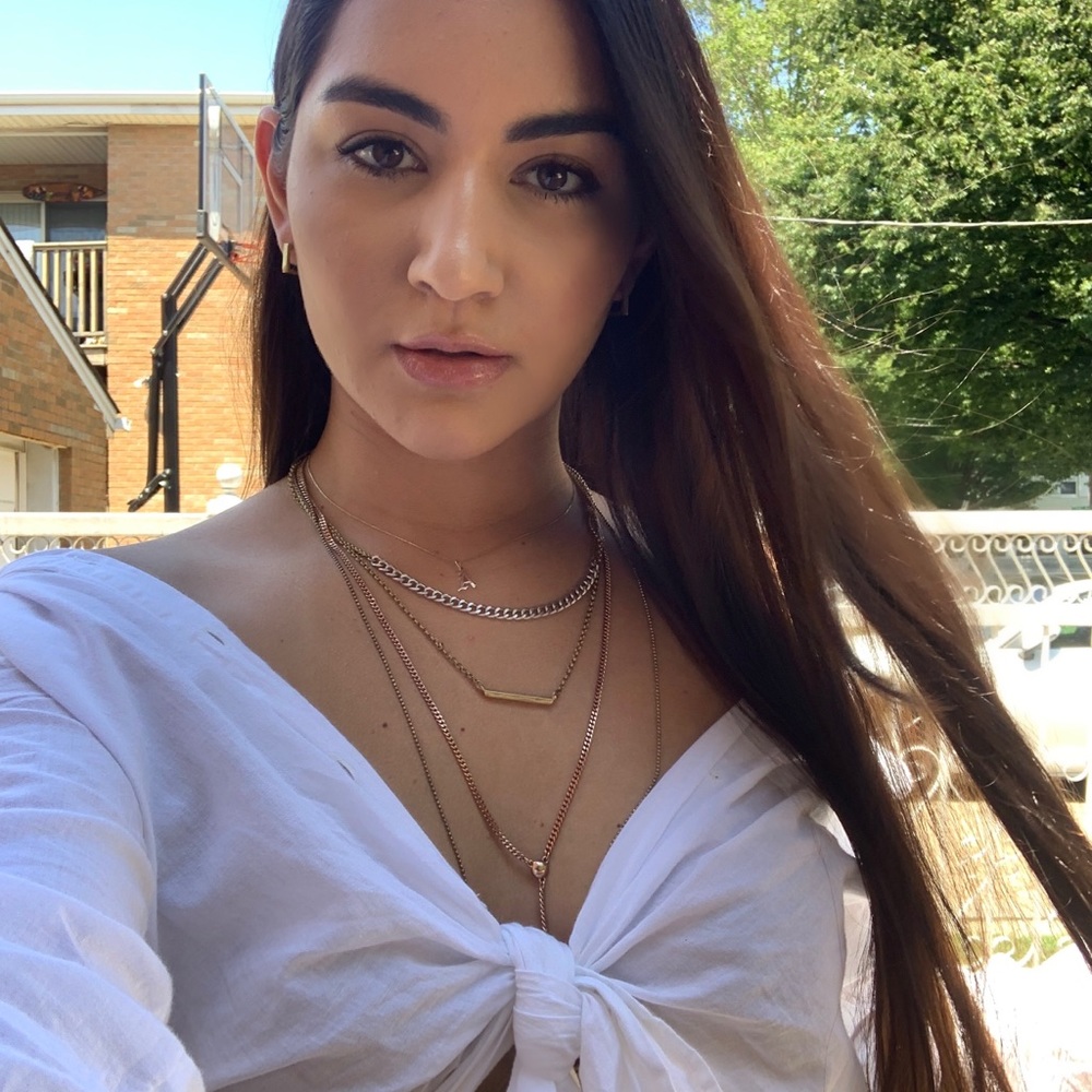 Meet your Posher, Alejandra